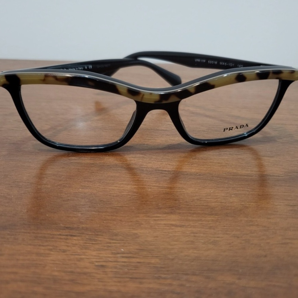 Prada Tortoise Shell Eyeglasses!! Have prescription in!